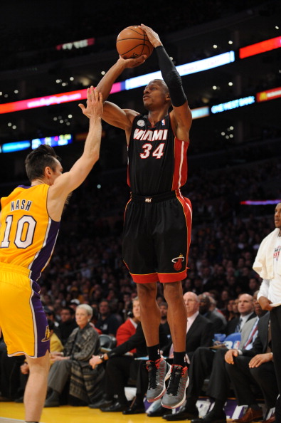 效力于不同 效力于不同