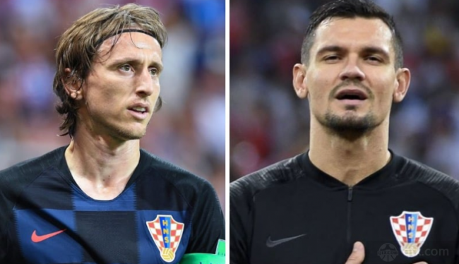 的是连续首 的是连续首